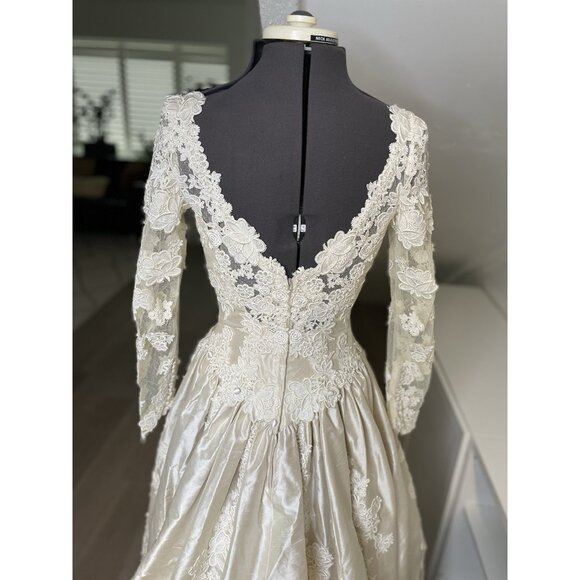 Victorian Style VTG  Wedding Gown Champagne Duchesse Satin & Lace, Silk Size S 4 - Picture 5 of 11